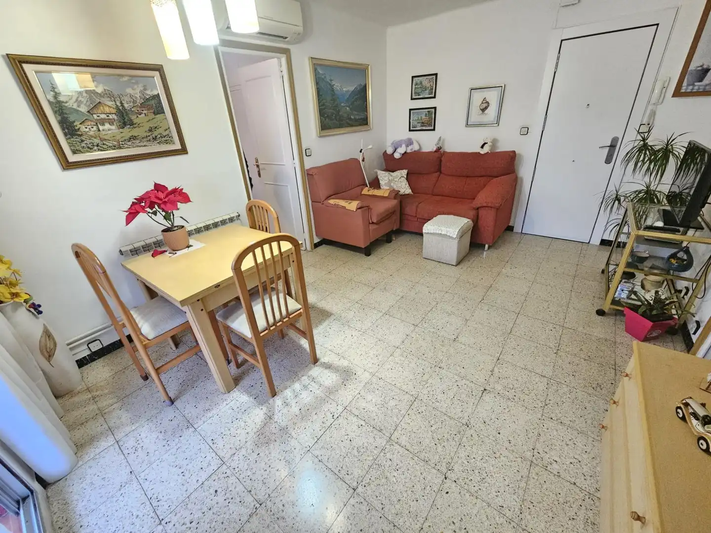 Sala de estar de Piso en venta en Malgrat de Mar con Calefacción, Trastero y Balcón