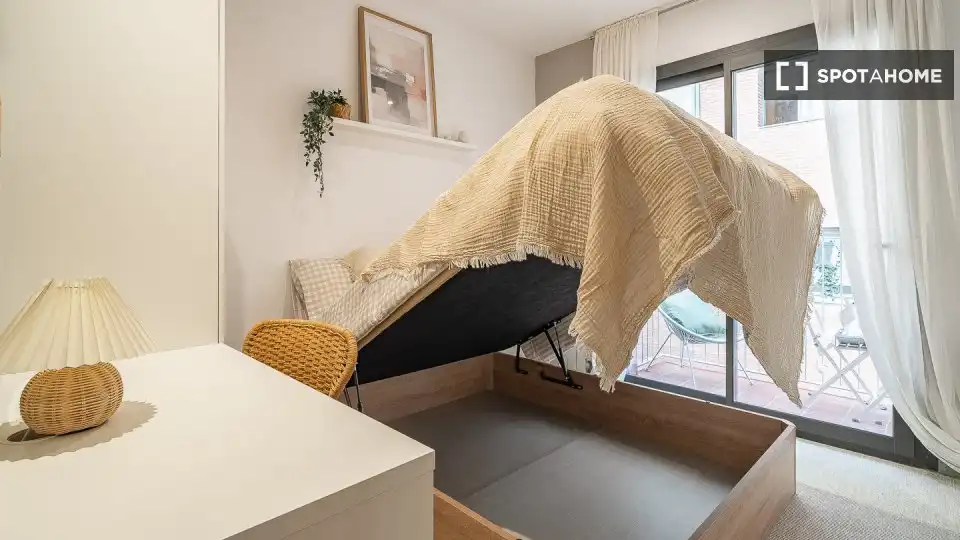 Habitación de Piso para compartir en Barcelona con Aire acondicionado, Calefacción y Terraza