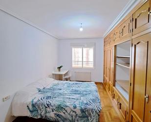 Bedroom of Apartment to share in  Albacete Capital