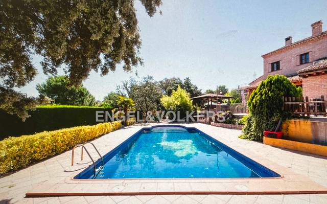 Casa-chalet en Venta en Calle Perales en El Bosque