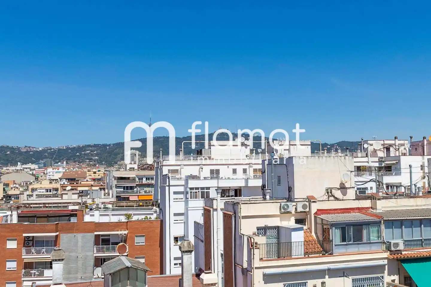 Exterior view of Attic for sale in Barcelona  with Air Conditioner, Terrace and Furnished