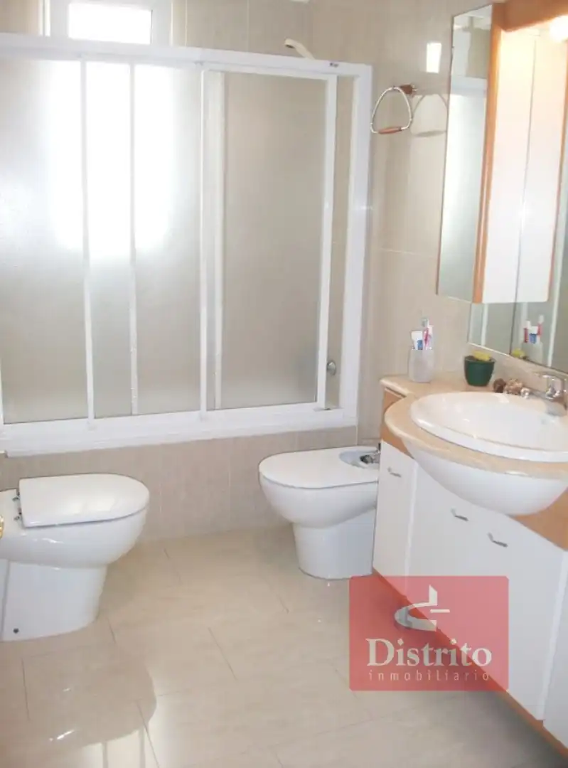 Baño de Piso de alquiler en Santander con Calefacción y Amueblado