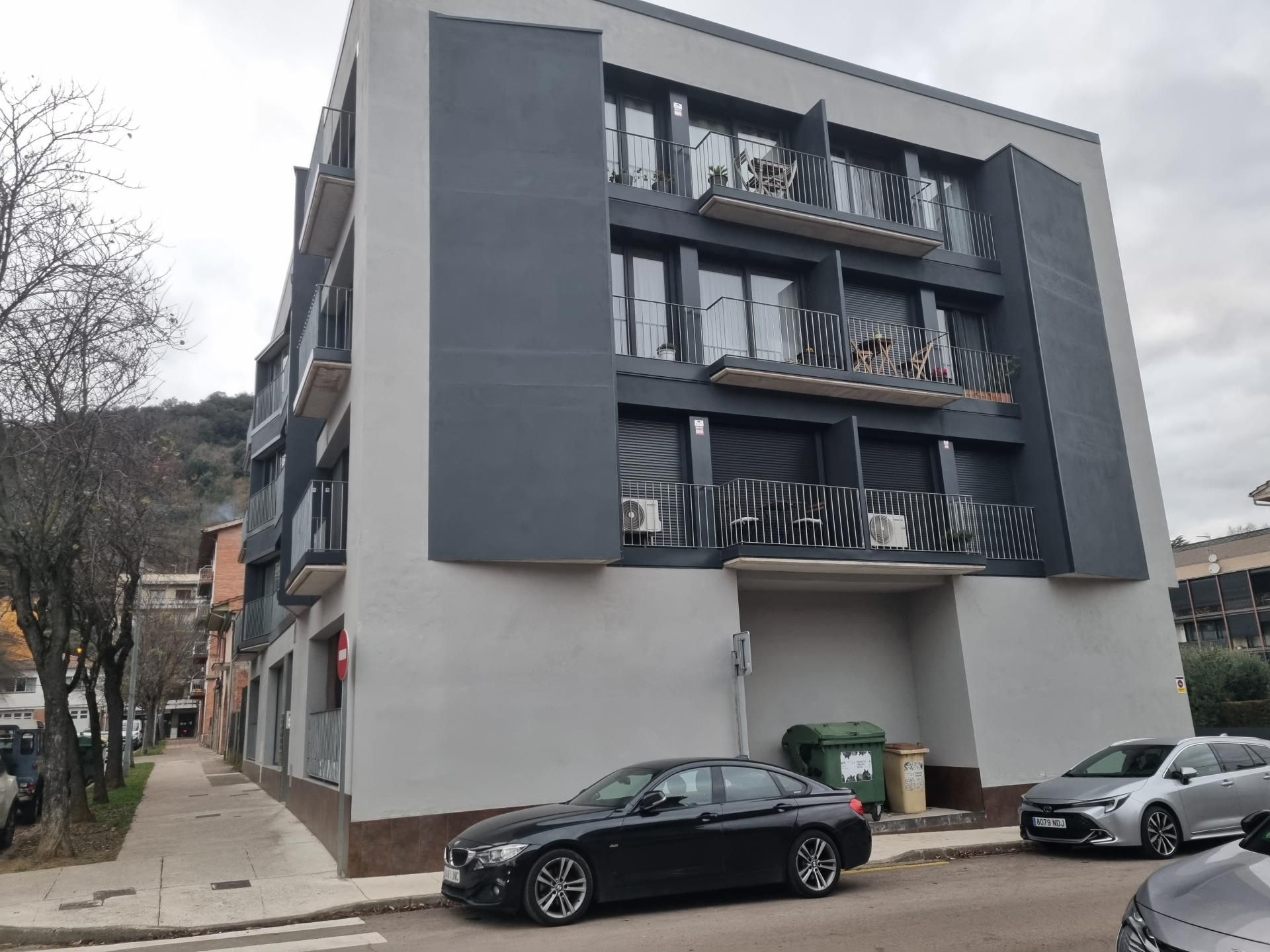 Vista exterior de Pis en venda en Olot amb Balcó