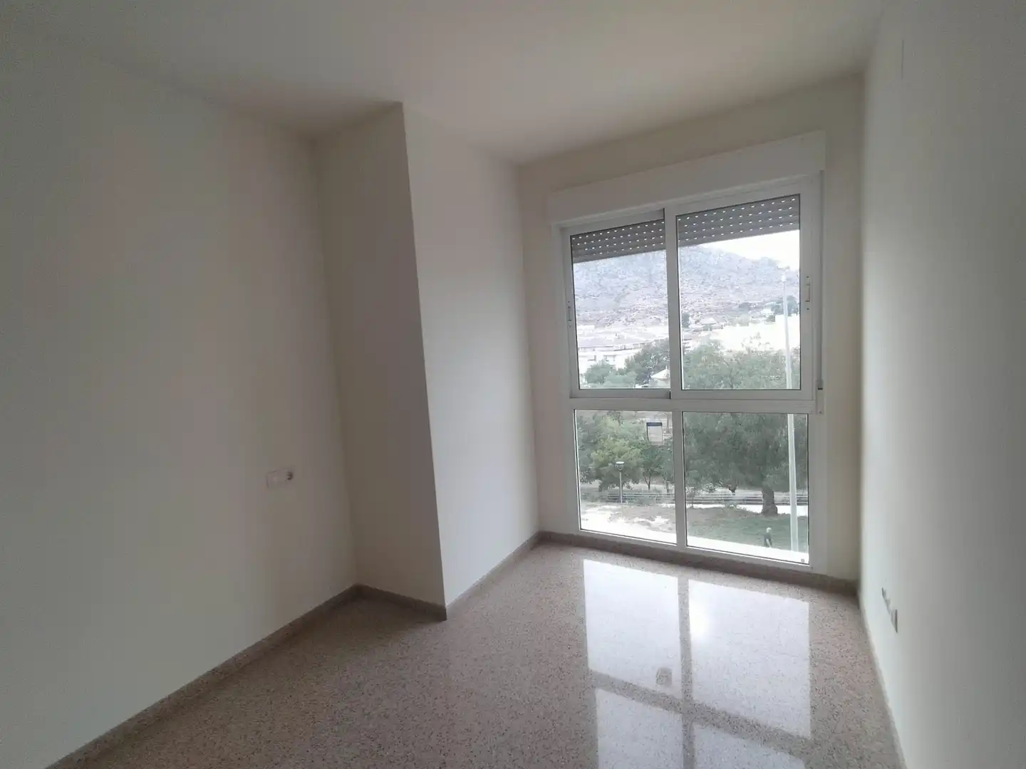 Habitación de Dúplex en venta en Elda con Calefacción, Trastero y Balcón
