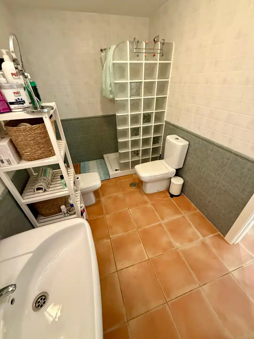 Bany de Casa adosada en venda en Torrox amb Aire condicionat, Calefacció i Jardí privat
