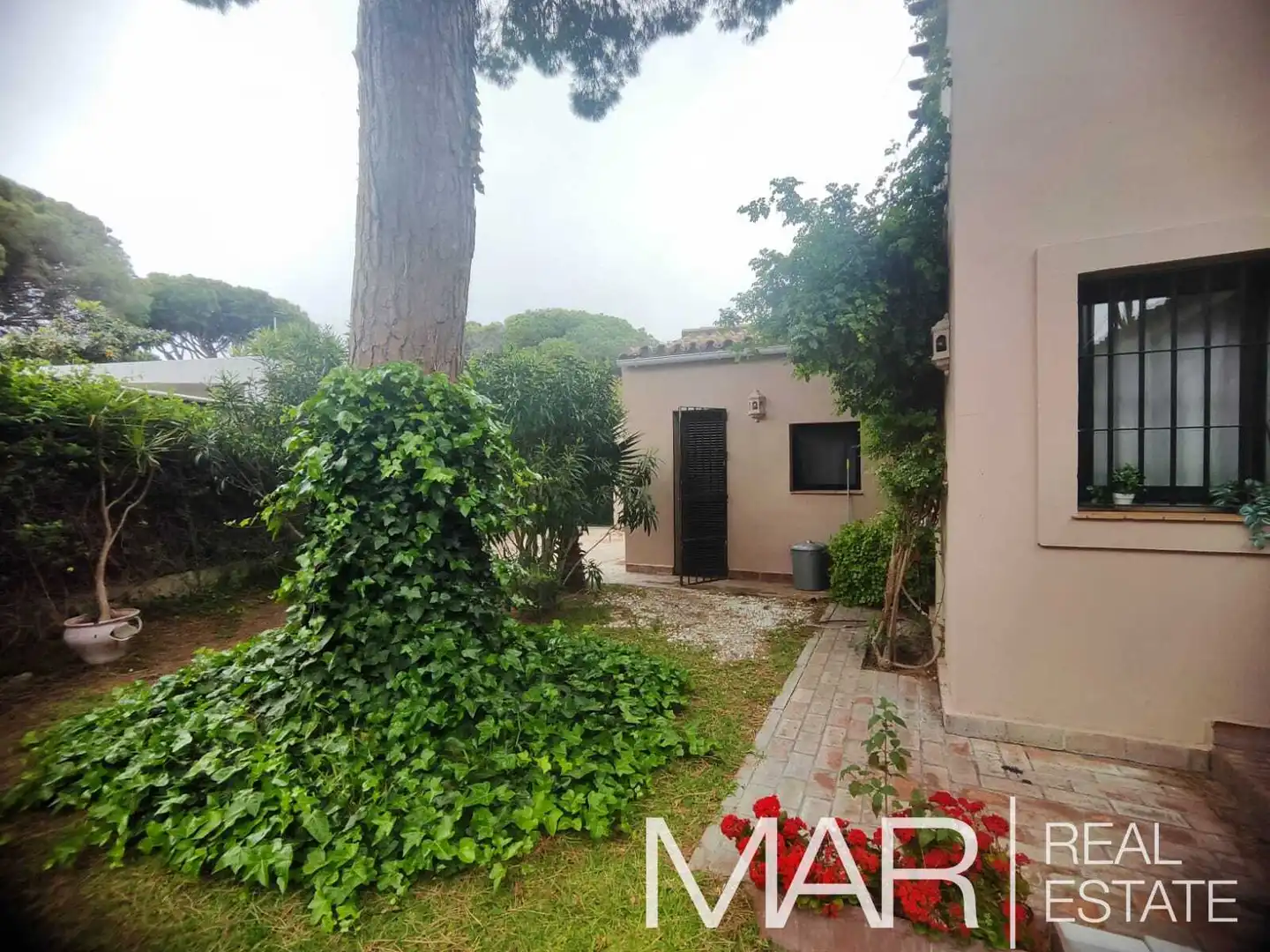 Chalet con piscina en venta en La Barrosa, imagen 10