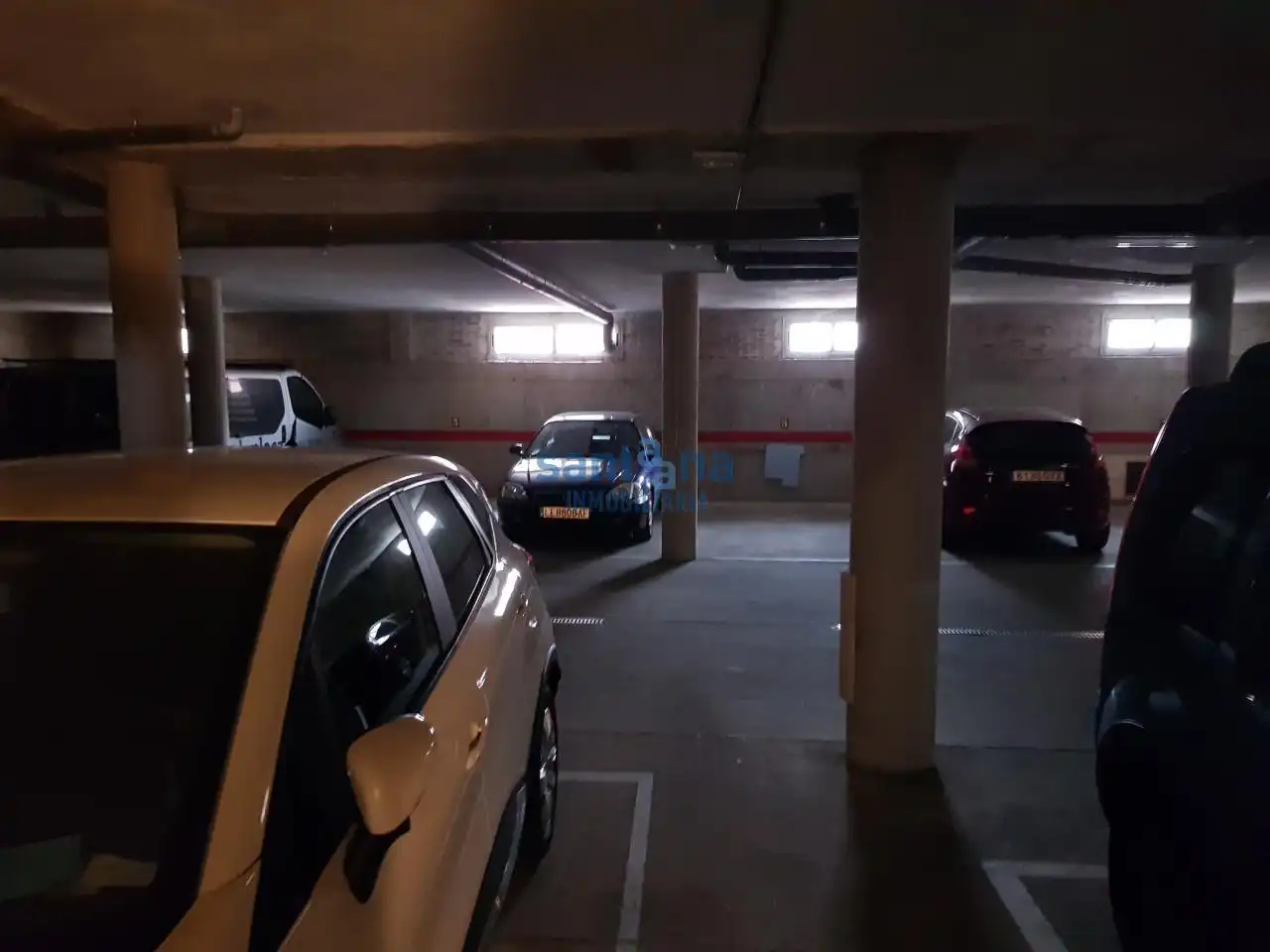 Aparcament de Apartament en venda en La Robla  amb Calefacció, Parquet i Terrassa