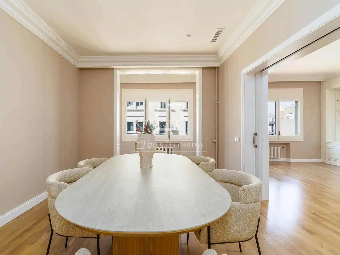 Flat with terrace for sale in Eixample