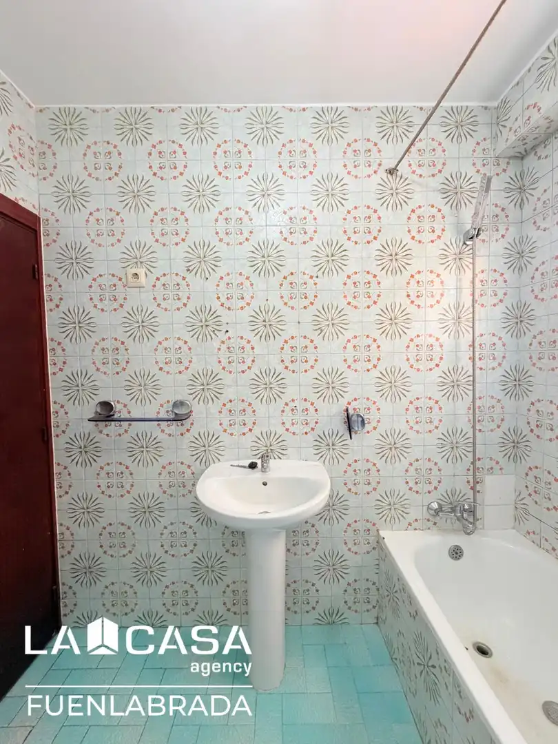 Bathroom of Flat for sale in Fuenlabrada  with Terrace