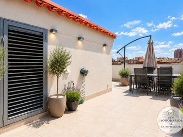 Duplex avec balcon à vendre à Centre