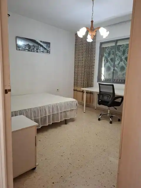 Habitación de Piso de alquiler en Murcia con Terraza y Amueblado