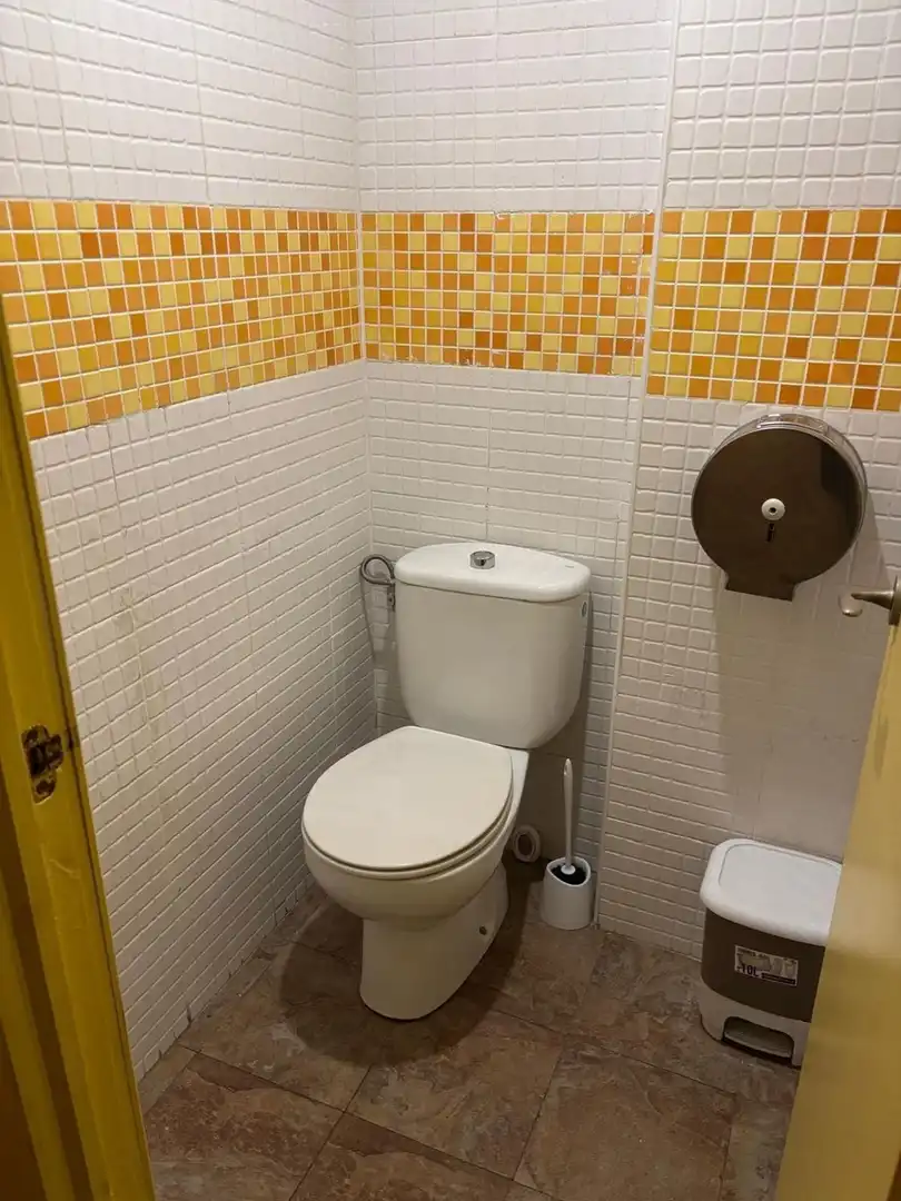 Badezimmer von Geschaftsraum zum Verkauf in Alforja