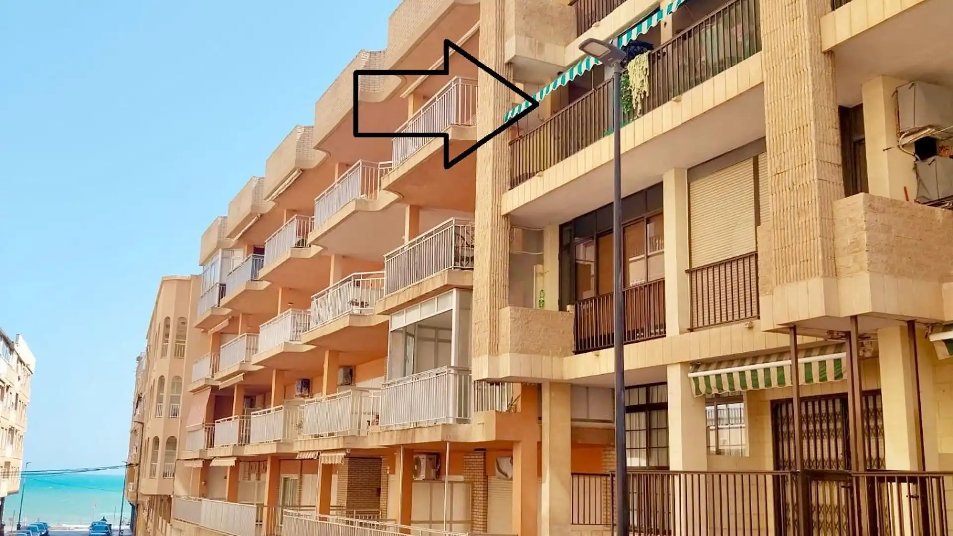 Vista exterior de Dúplex en venda en Guardamar del Segura amb Aire condicionat, Terrassa i Traster