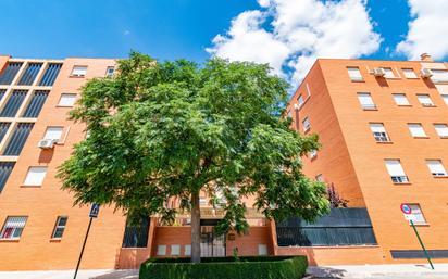 Exterior view of Flat for sale in  Granada Capital