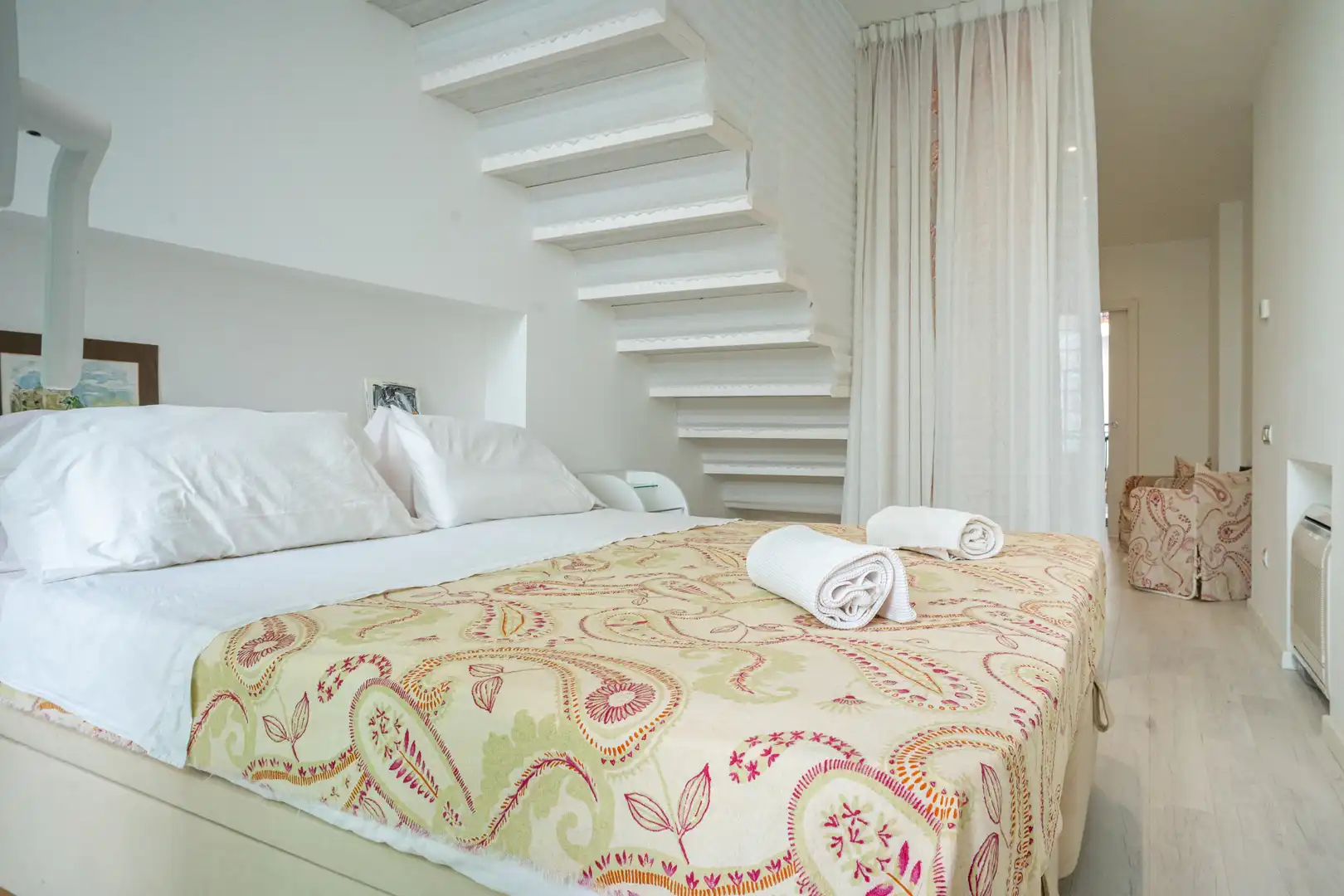Schlafzimmer von Einfamilien-Reihenhaus zum Verkauf in Sitges mit Klimaanlage, Heizung und Parkett