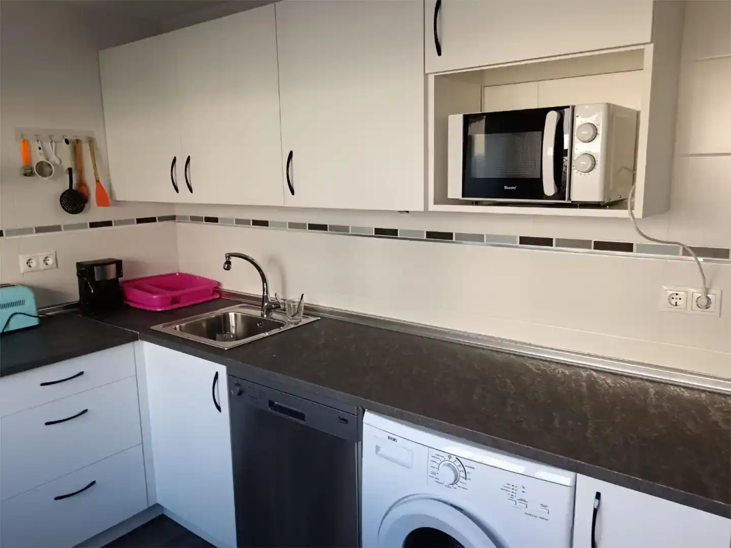 Cuina de Casa adosada per a compartir en Soria Capital  amb Traster, Moblat i Forn