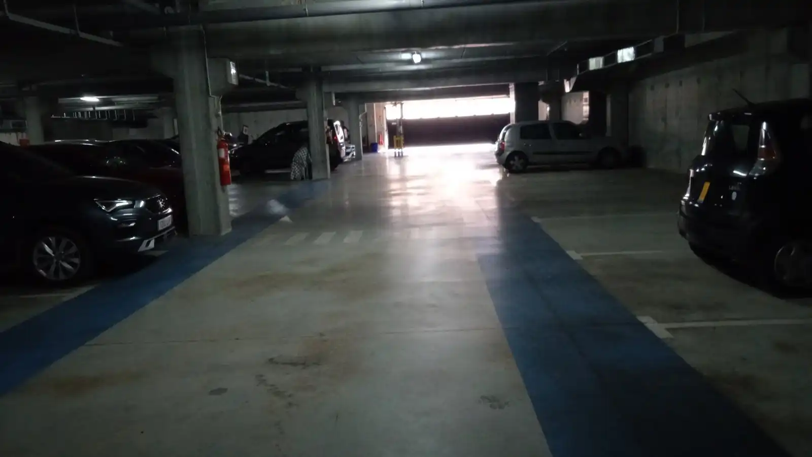 Parkplatz von Büro zur Miete in Reus mit Klimaanlage, Heizung und Internet