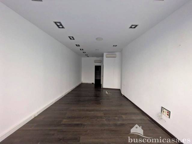 Local comercial en Alquiler en De Andalucía en La Zarzuela - San José - Belén