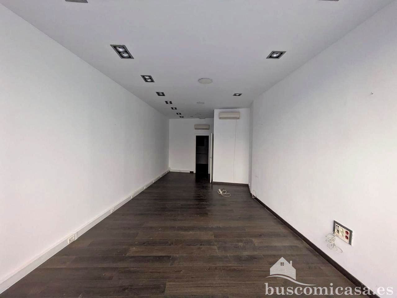 Premises to rent in Linares  with Air Conditioner
