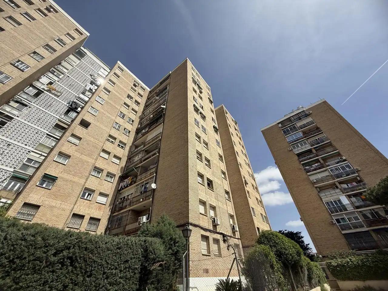Vista exterior de Piso en venta en Madrid con Calefacción y Terraza