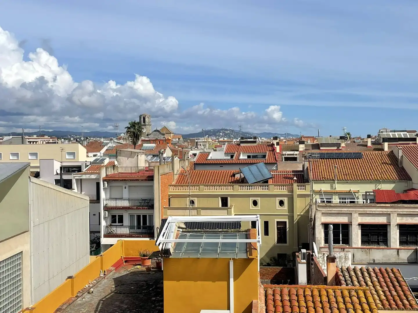 Außenansicht von Dachboden zum Verkauf in Malgrat de Mar mit Terrasse und Balkon