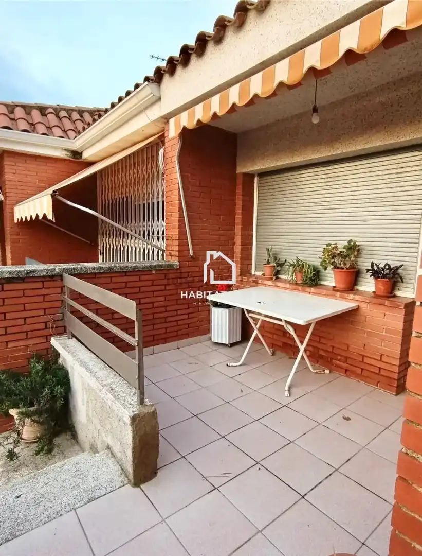 Vista exterior de Casa o xalet en venda en Tarragona amb Aire condicionat, Calefacció i Jardí privat