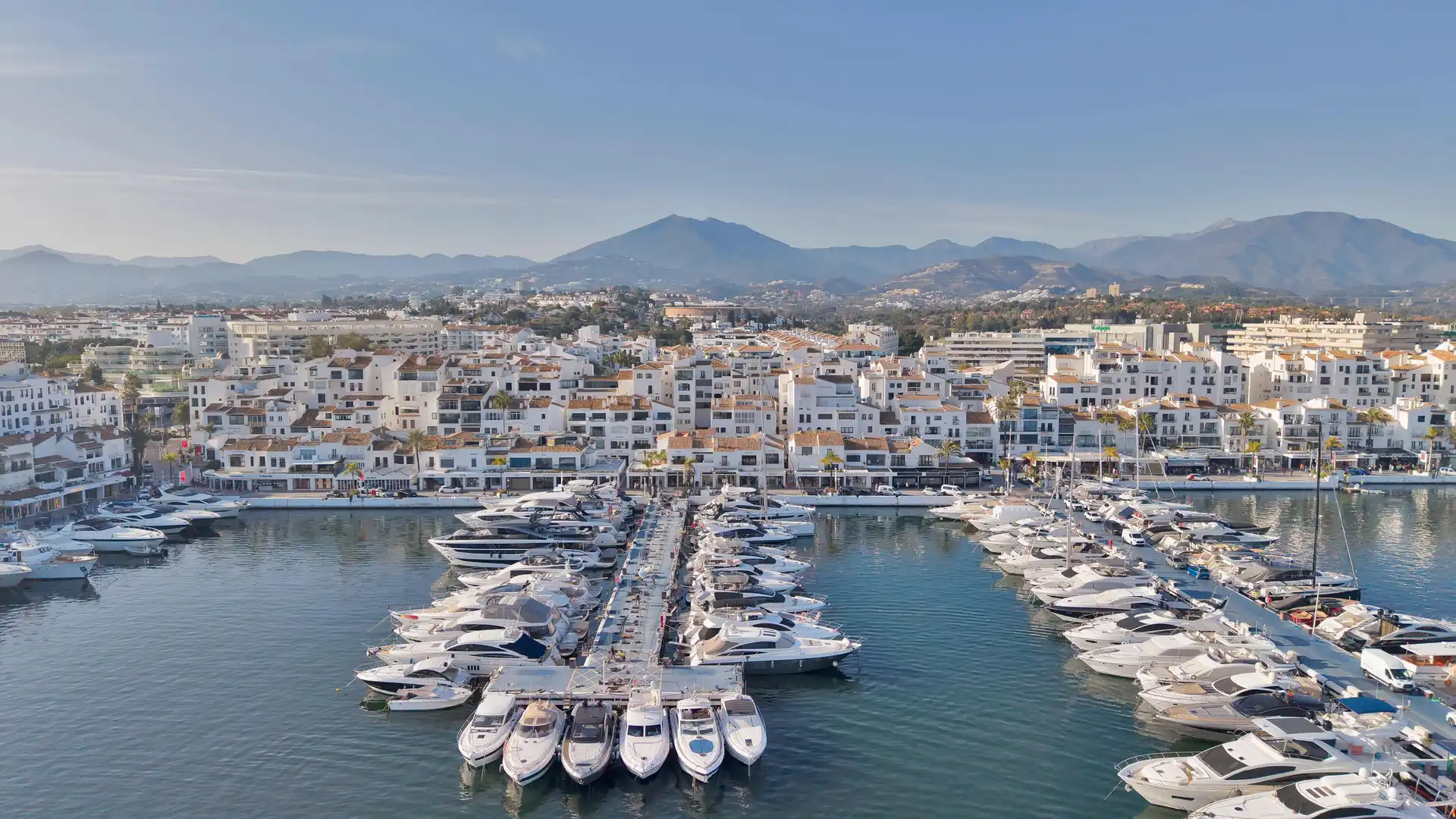 Außenansicht von Maisonette zum Verkauf in Marbella mit Klimaanlage und Heizung