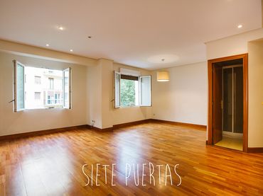Piso con ascensor en venta en Errondo Pasealekua