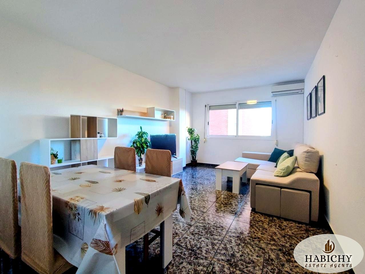 Sala d'estar de Pis de lloguer en  Murcia Capital amb Aire condicionat, Moblat i Internet