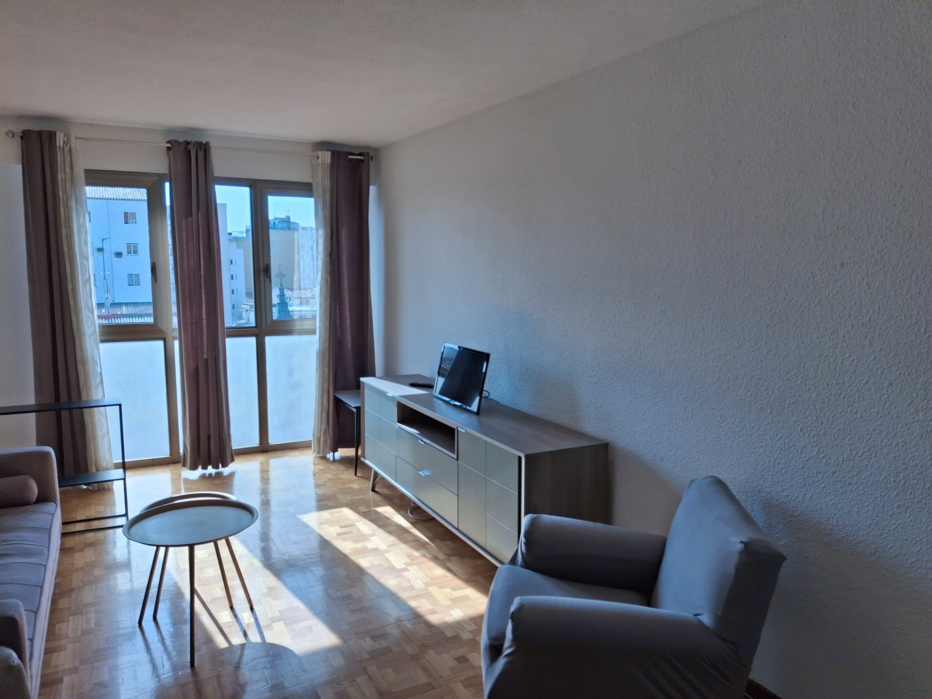 Bedroom of Flat to rent in  Zaragoza Capital  with Air Conditioner, Heating and Parquet flooring