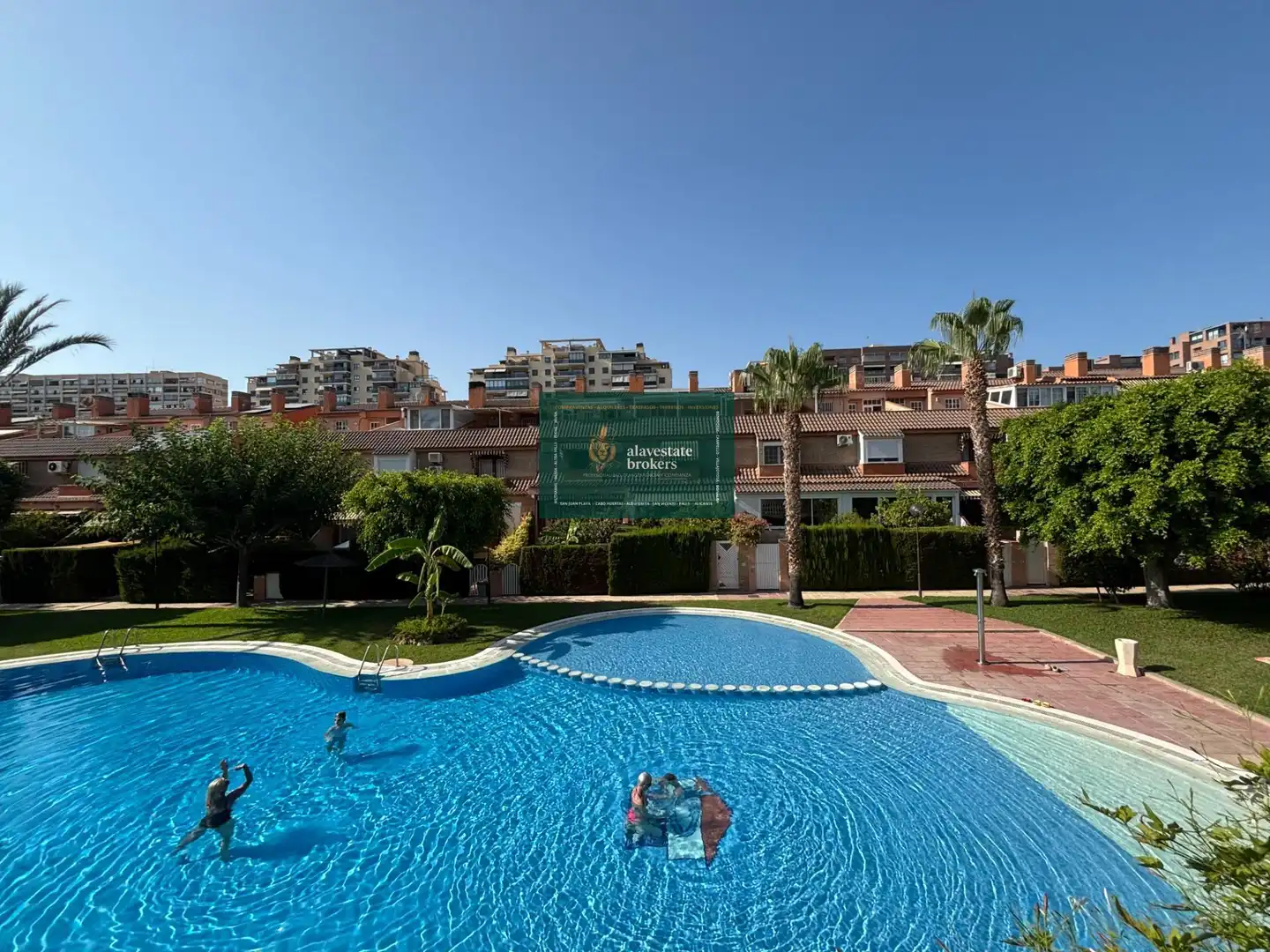 Piscina de Casa o xalet en venda en Alicante / Alacant amb Piscina comunitària