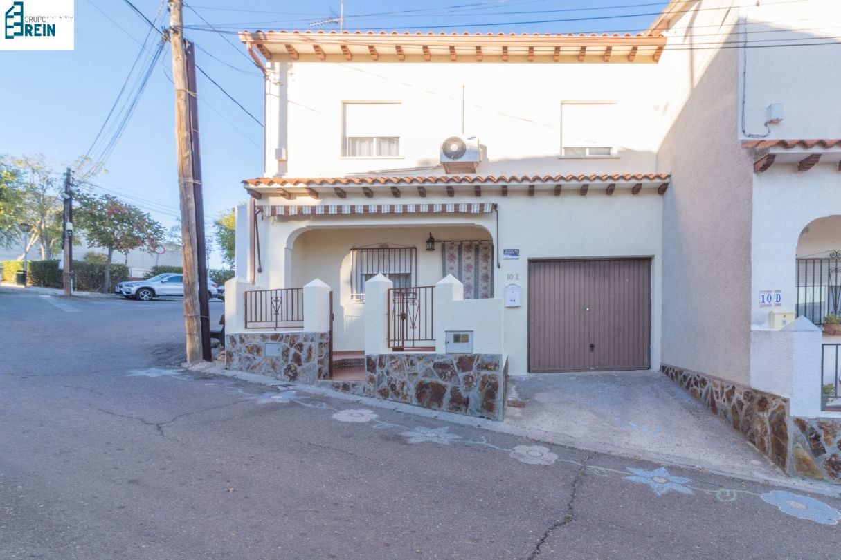 Exterior view of House or chalet to rent in Recas  with Air Conditioner, Heating and Storage room