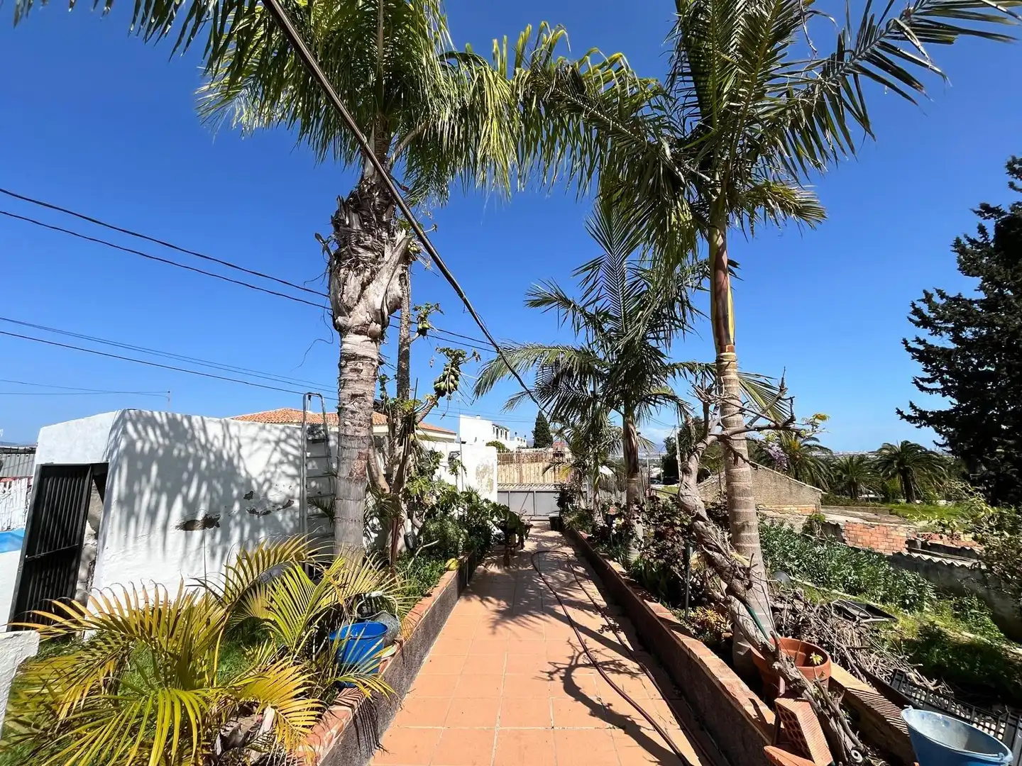 Vista exterior de Casa o xalet en venda en Alhaurín de la Torre amb Jardí privat, Terrassa i Traster