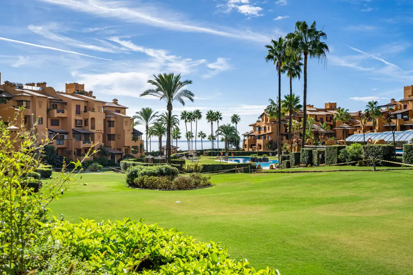 Jardín de Planta baja en venta en Estepona con Aire acondicionado, Terraza y Piscina