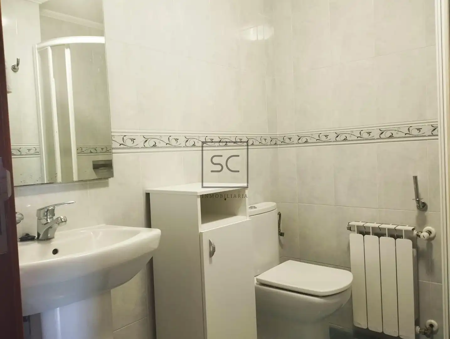 Badezimmer von Wohnung zur Miete in Narón mit Heizung und Balkon