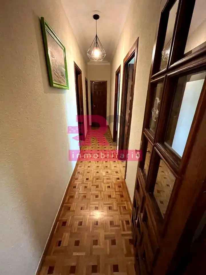 Flat for rent in Salesas