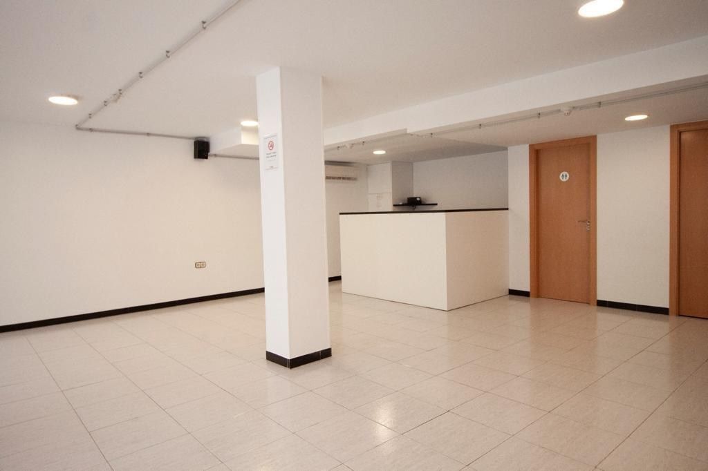 Premises for sale in Montcada i Reixac  with Air Conditioner