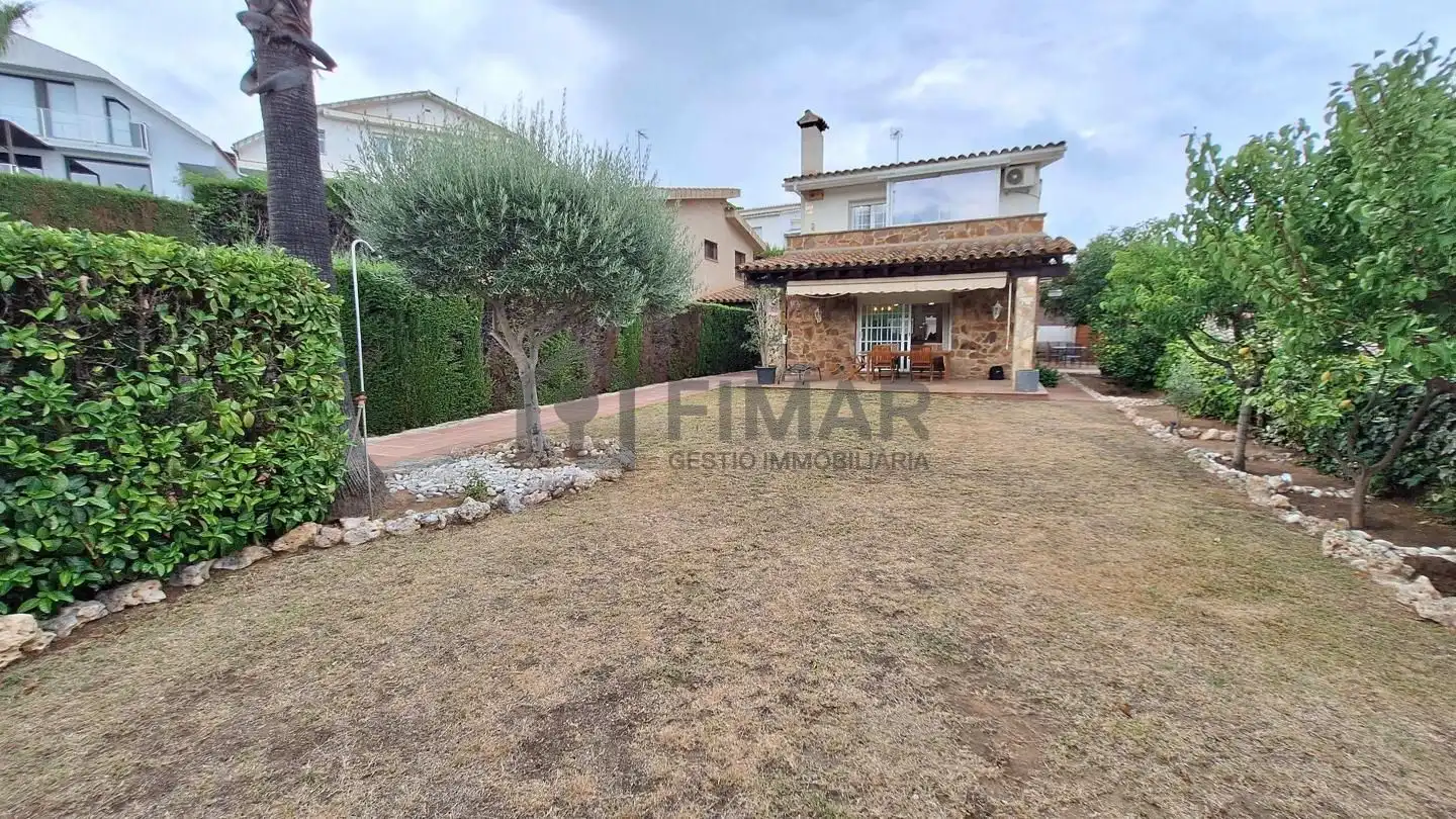 Jardín de Casa o chalet en venta en Vilassar de Dalt con Aire acondicionado, Calefacción y Jardín privado