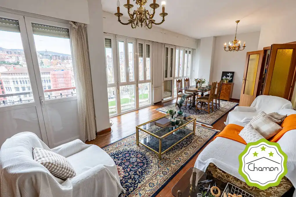 Sala de estar de Piso en venta en Bilbao  con Calefacción y Balcón