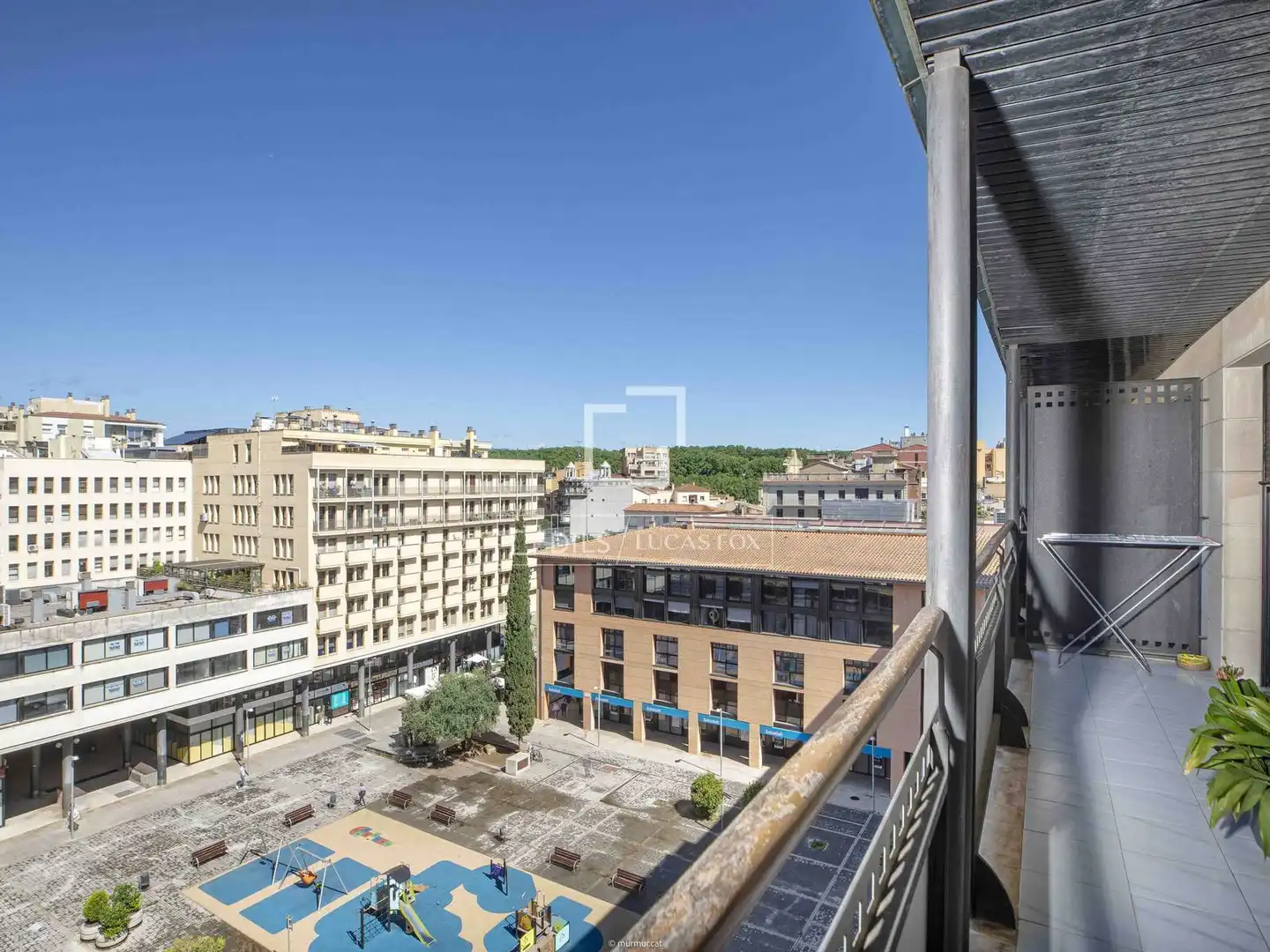 Außenansicht von Dachboden zum Verkauf in Girona mit Klimaanlage, Heizung und Terrasse