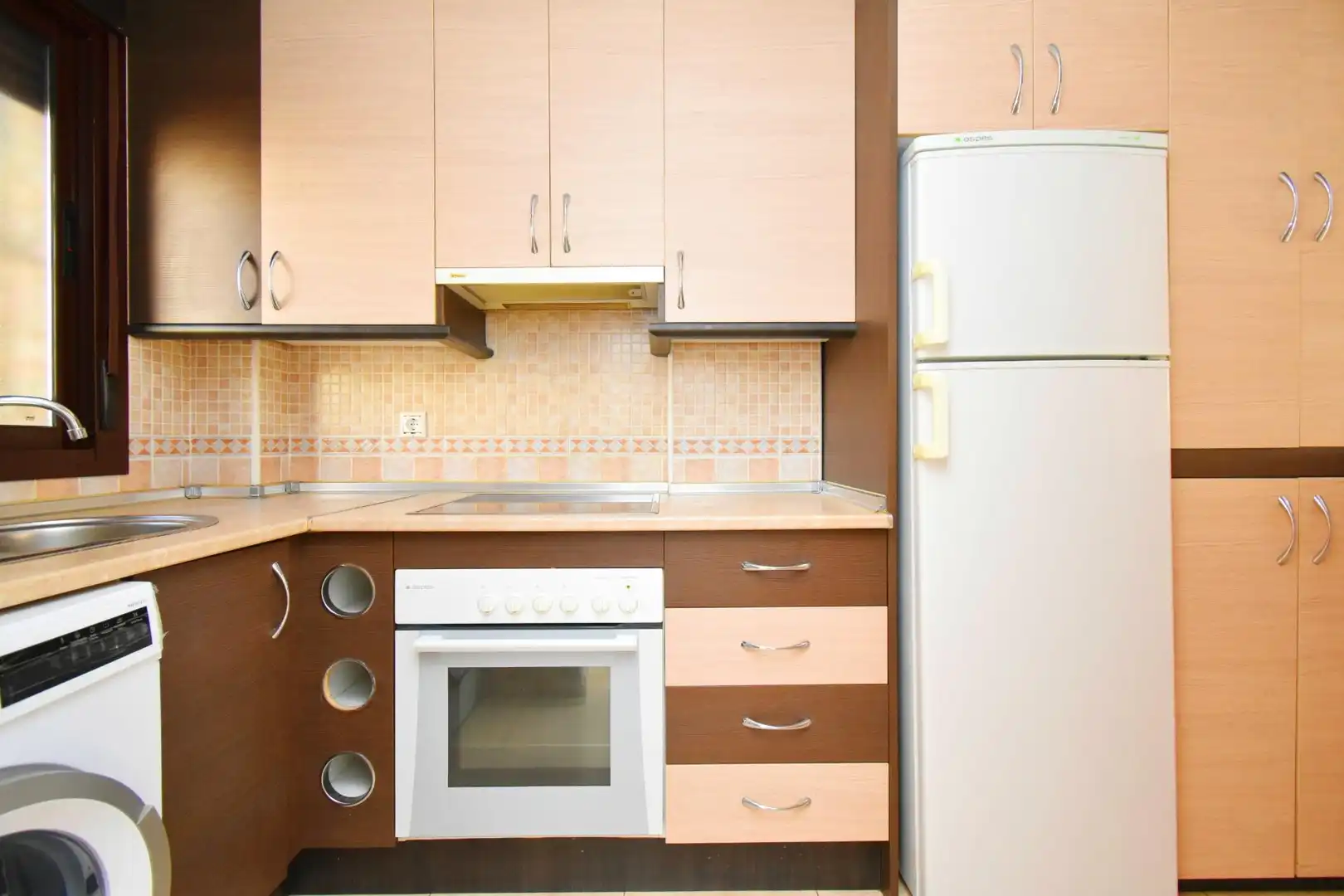 Küche von Wohnung zum Verkauf in Dalías mit Privatgarten, Terrasse und Abstellraum