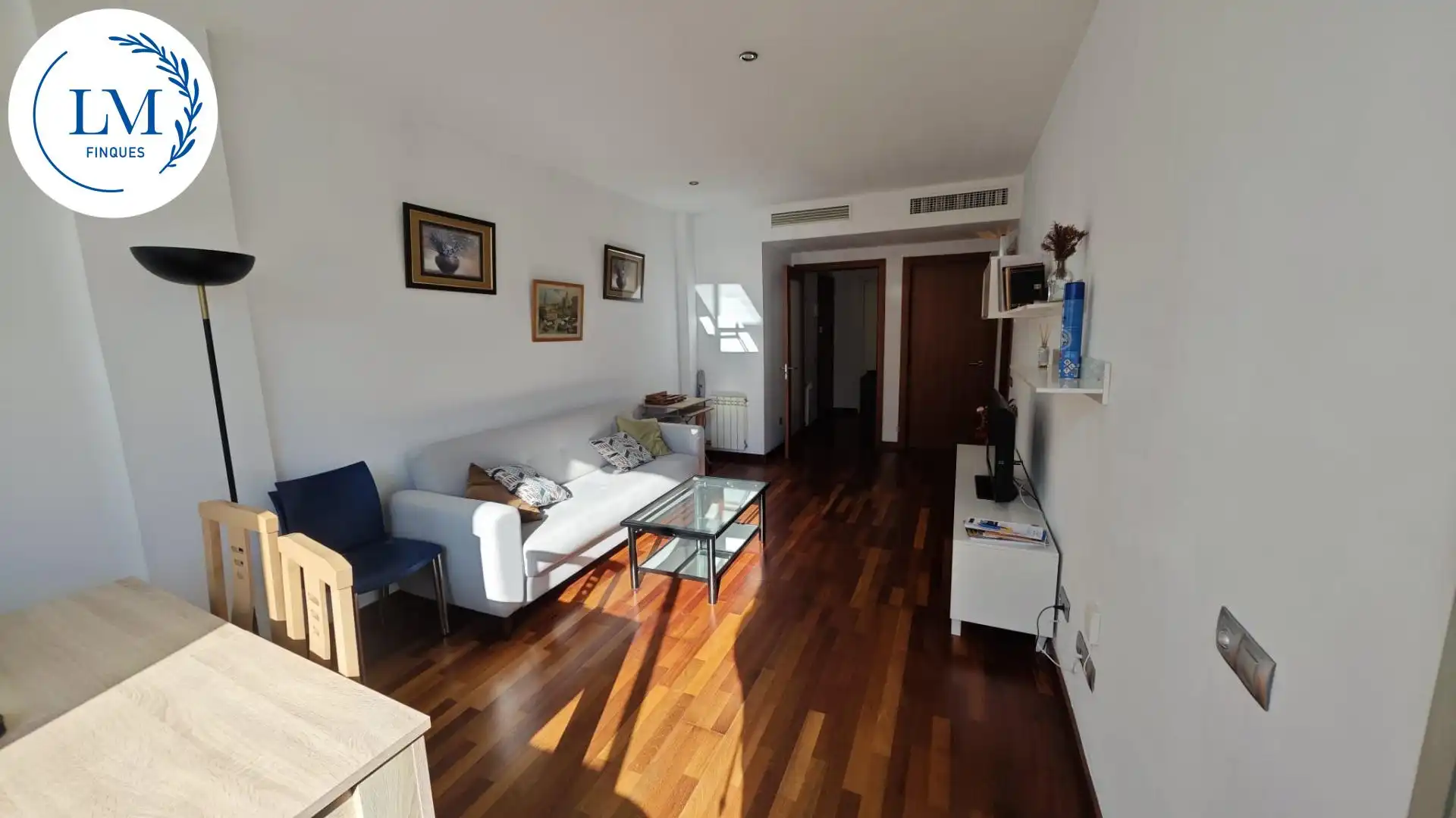 Sala d'estar de Pis en venda en Vilanova i la Geltrú amb Aire condicionat, Calefacció i Parquet
