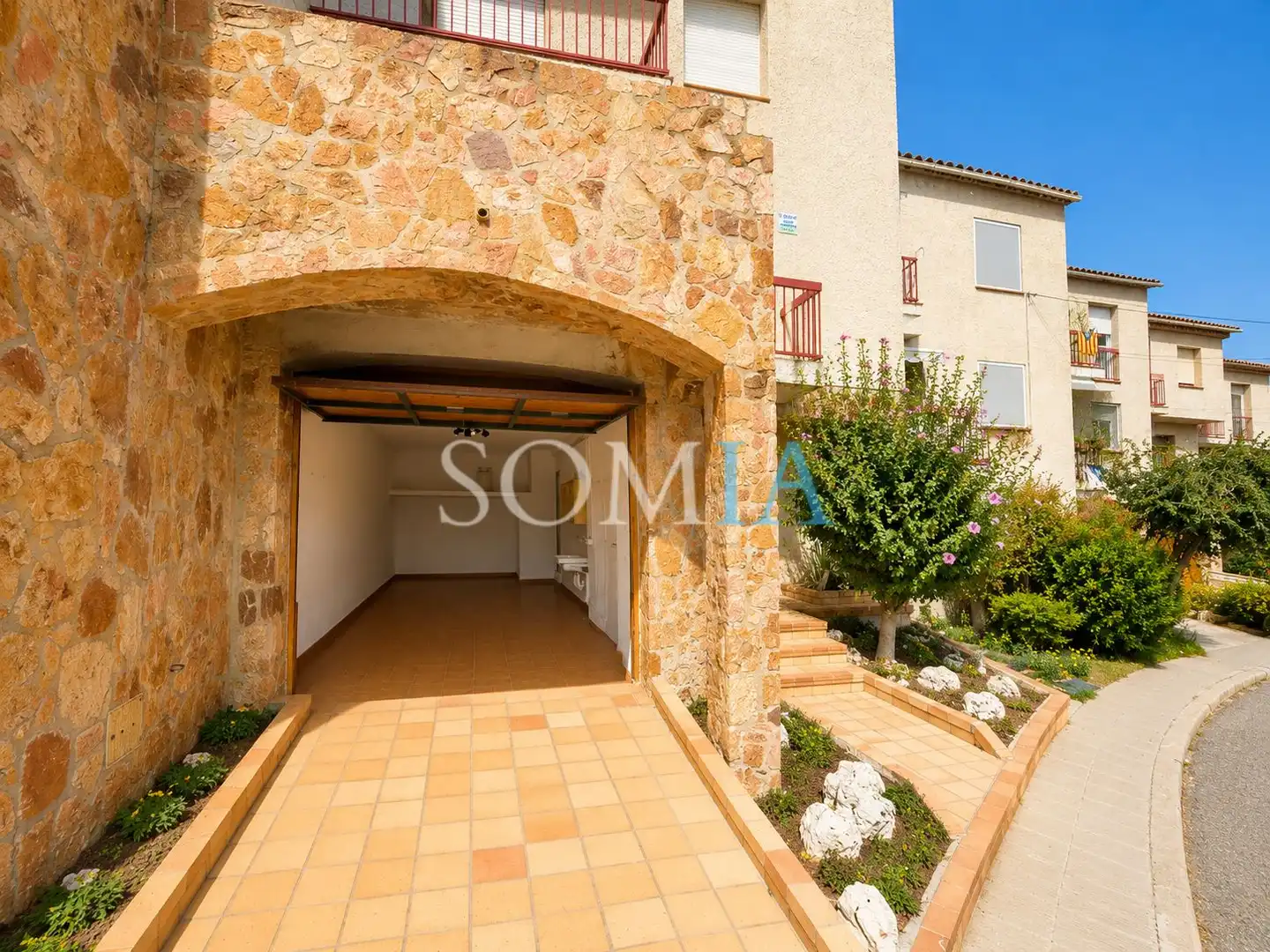 Vista exterior de Casa adosada en venta en Sant Celoni con Calefacción, Jardín privado y Trastero