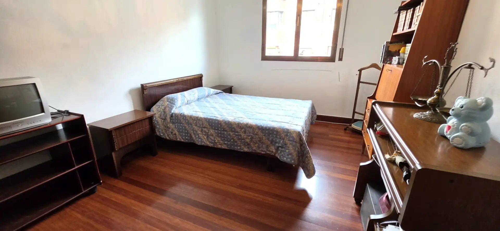 Bedroom of Flat for sale in Bilbao   with Storage room, Furnished and Oven