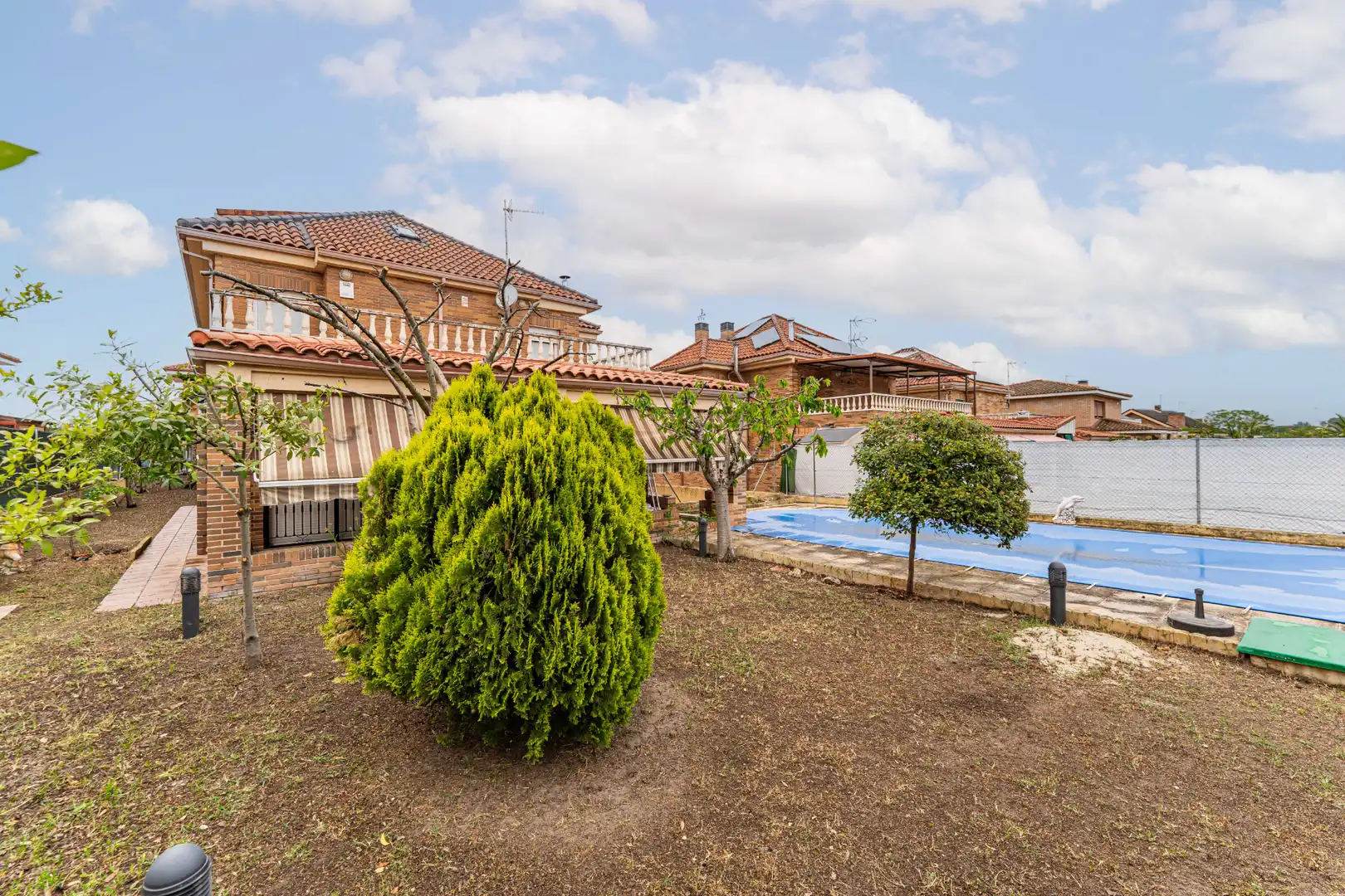 Jardí de Casa o xalet en venda en Serranillos del Valle amb Aire condicionat, Calefacció i Jardí privat
