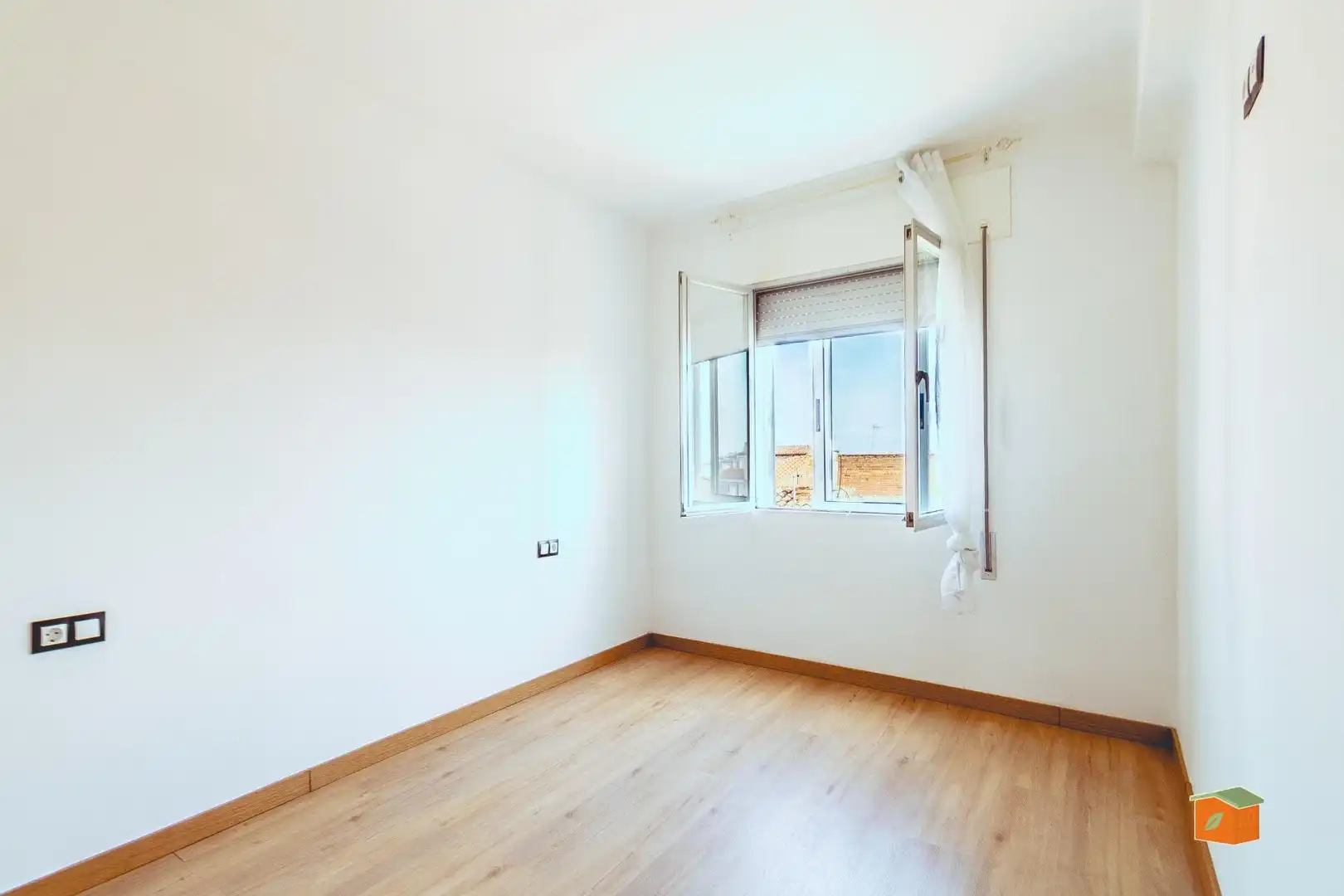 Schlafzimmer von Wohnungen zum Verkauf in Santa Bàrbara mit Parkett, Terrasse und Balkon