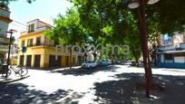 Vista exterior de Casa o xalet en venda en  Sevilla Capital amb Terrassa i Balcó