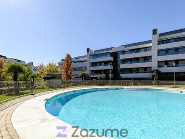 Pis amb piscina de lloguer a C. Clara Campoamor