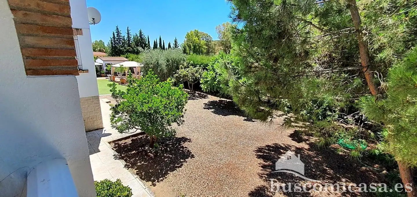 Jardí de Casa o xalet en venda en Linares amb Aire condicionat, Calefacció i Jardí privat