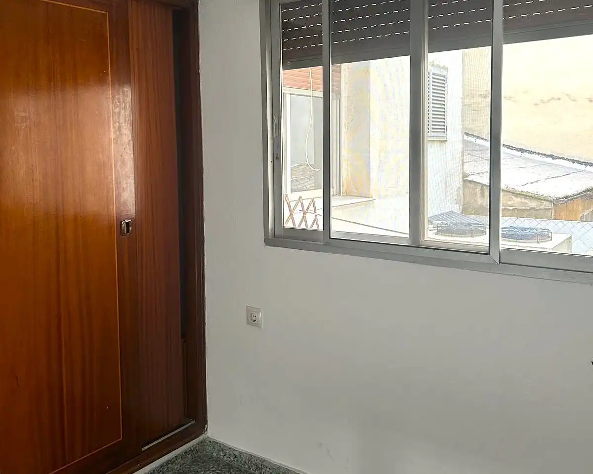 Habitación de Piso en venta en Mislata con Horno, Lavadora y Balcón
